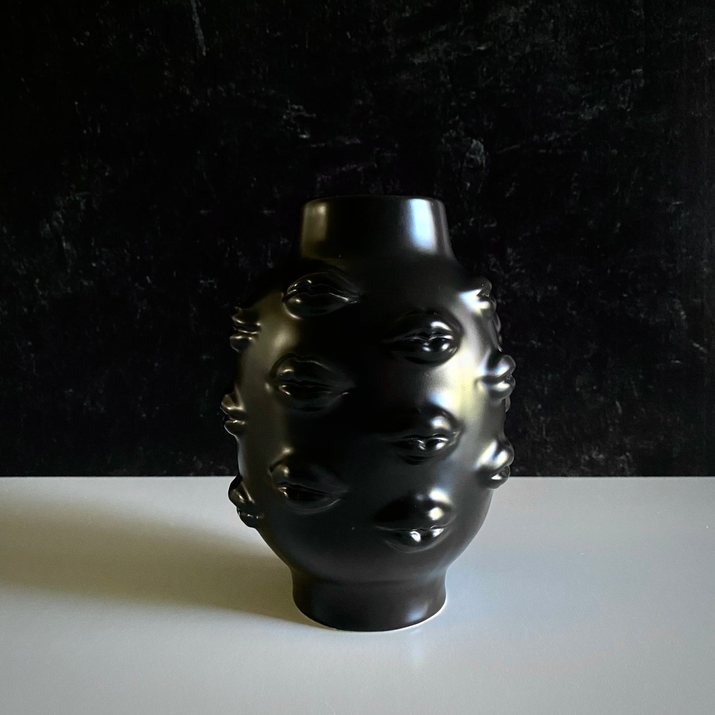 Smooch Vase